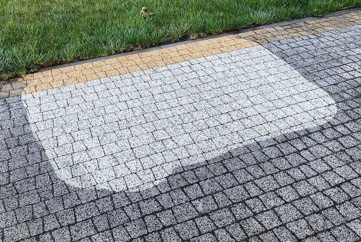 Czyszczenie kostki brukowej, elewacji, dachu