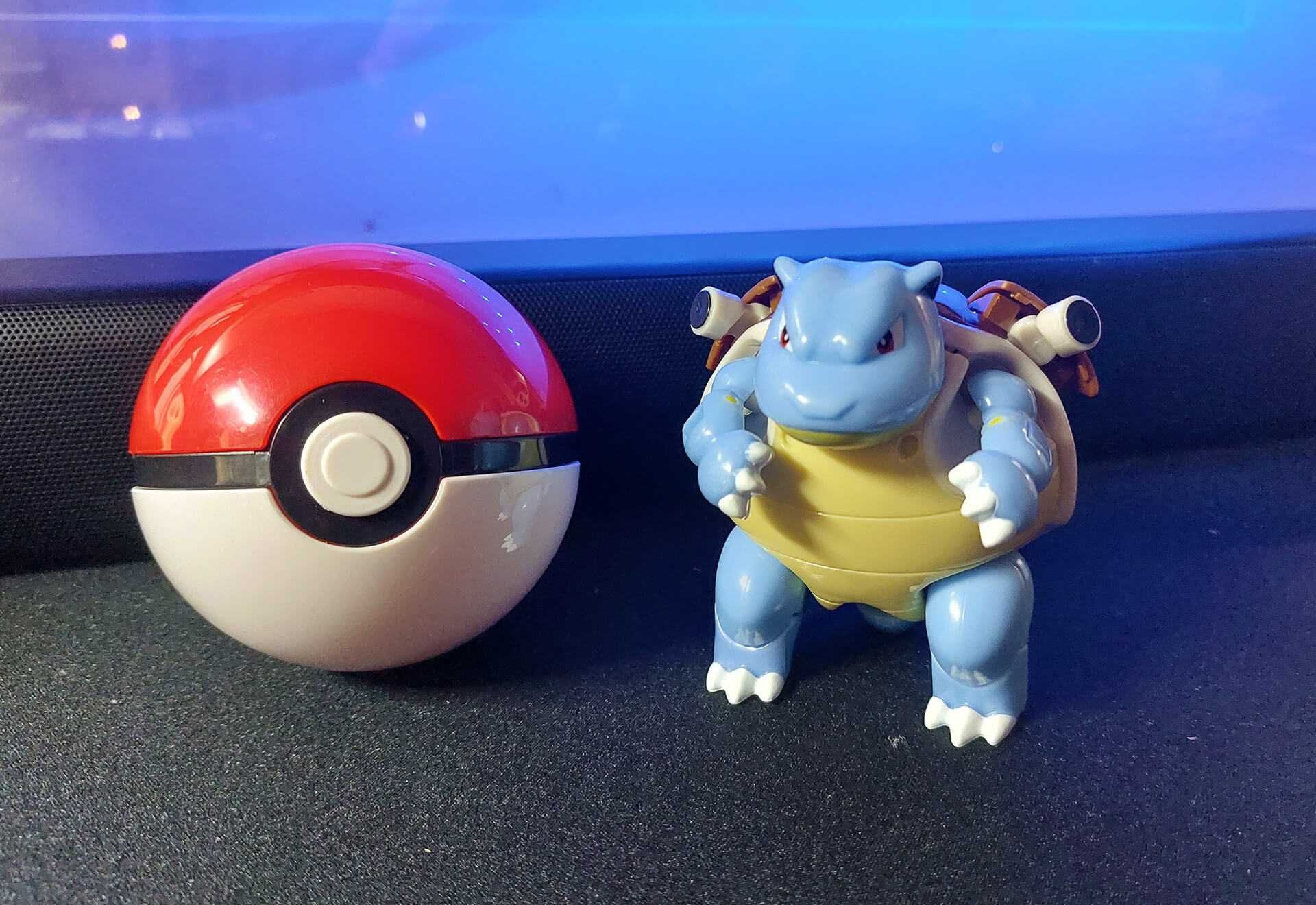 Figura Pokemon Blastoise com Pokeball