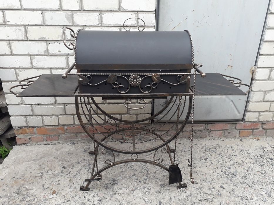 Мангал с крышкой - 4200 грн.