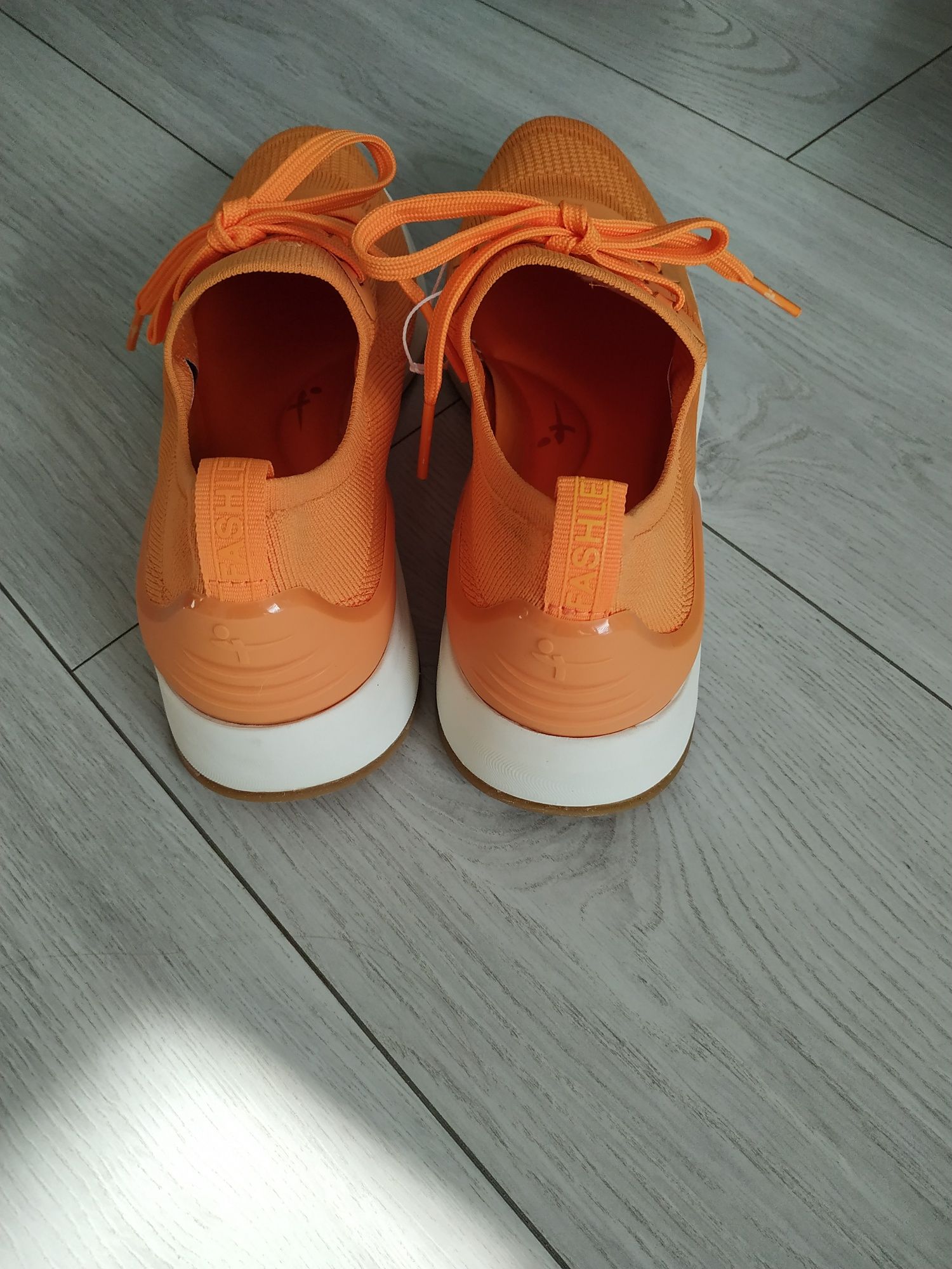 Buty sportowe damskie Tamaris 39 pomarańczowe