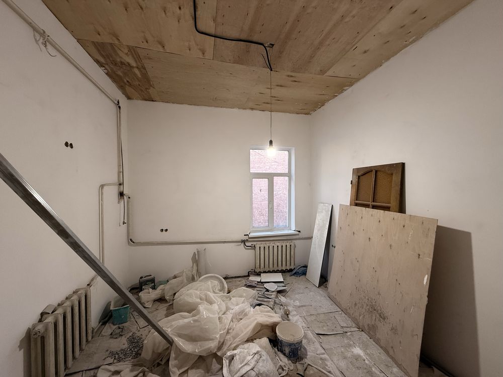 Продам частину будинку біля Сільпо можливо під Комерцію