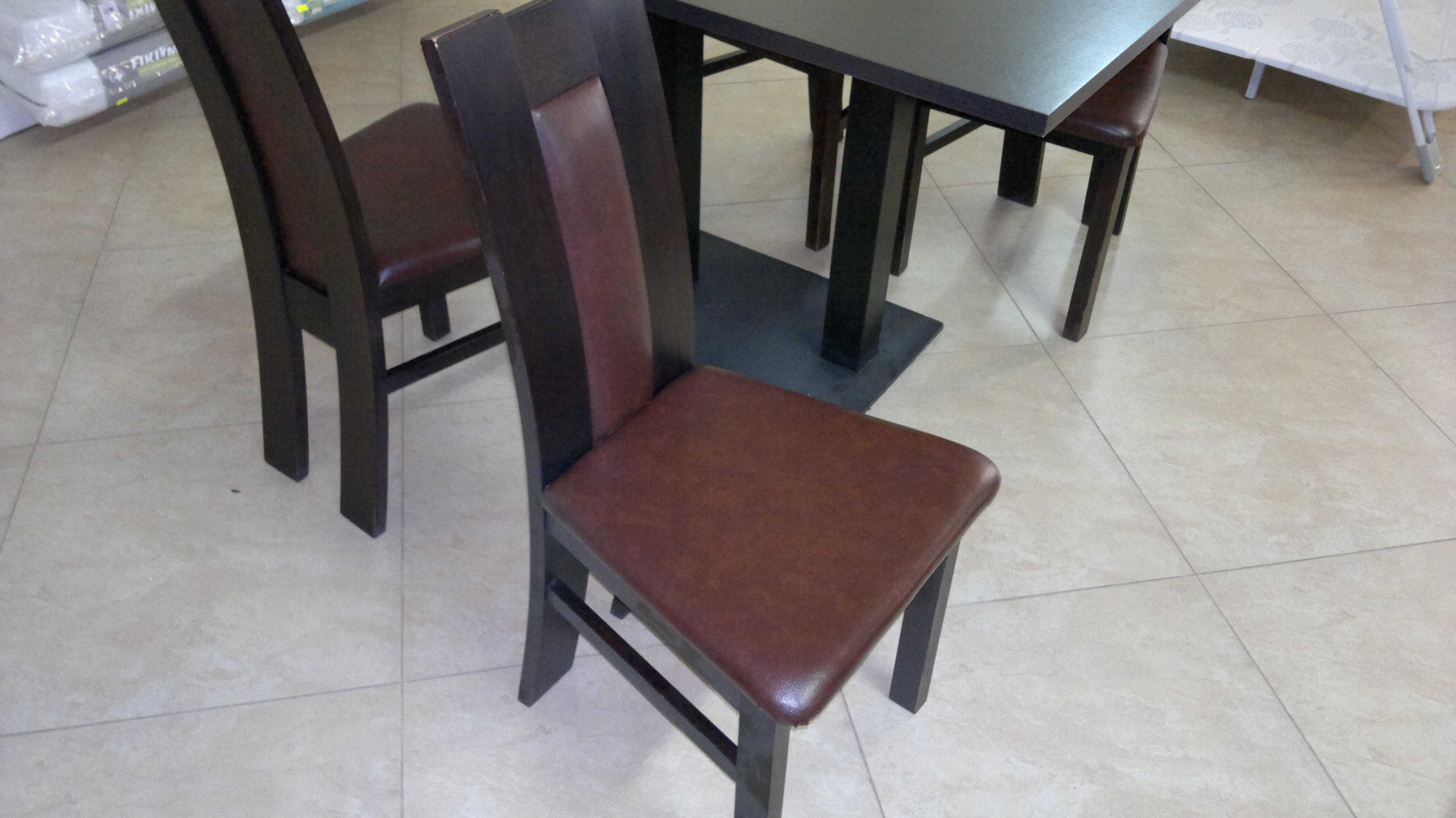Loże barowe, stoły i krzesła