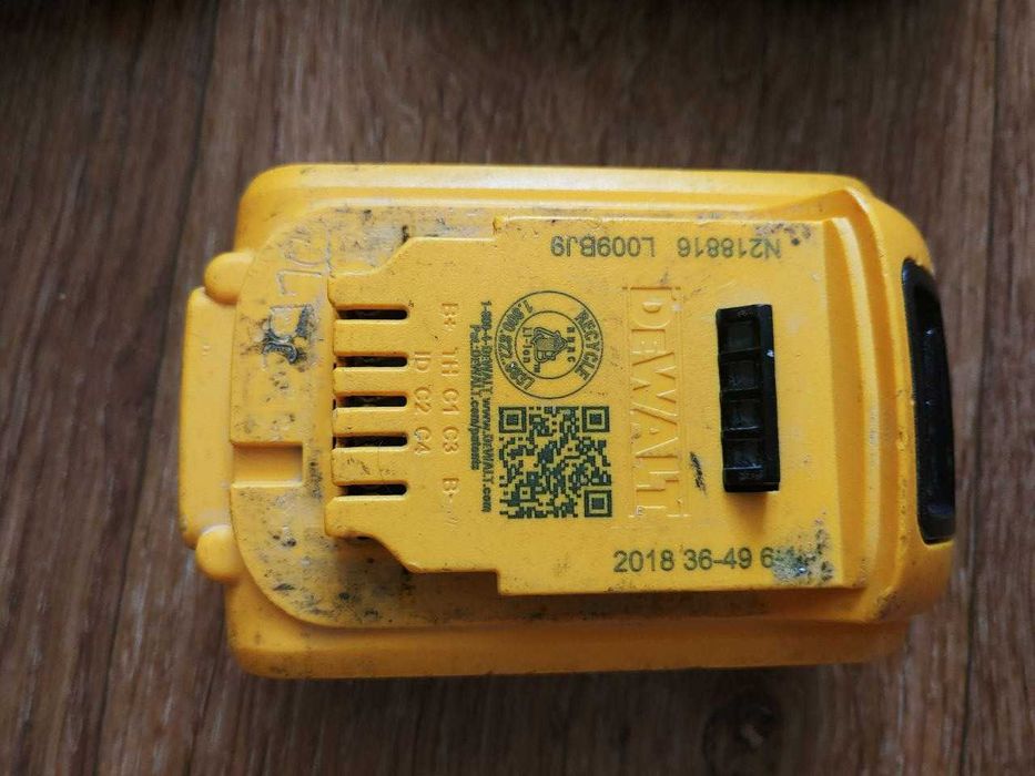 Аккумуляторный перфоратор Dewalt DCH172 20V комплект