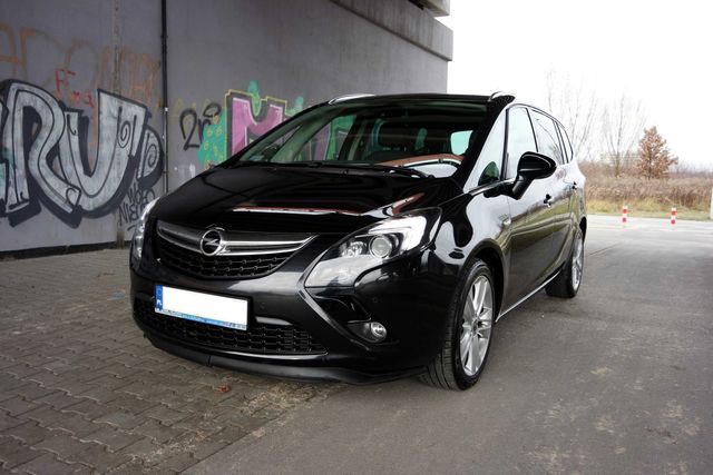 Opel Zafira C Tourer 2.0 7os. Bixenon bezwypadkowa zarejestrowana