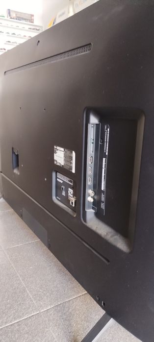 Smart TV LG 50" (126cm) com dano