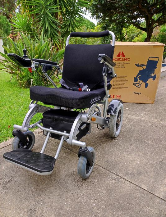 Cadeira de rodas elétrica MOBICLINIC TROYA — Sem uso e com garantia!