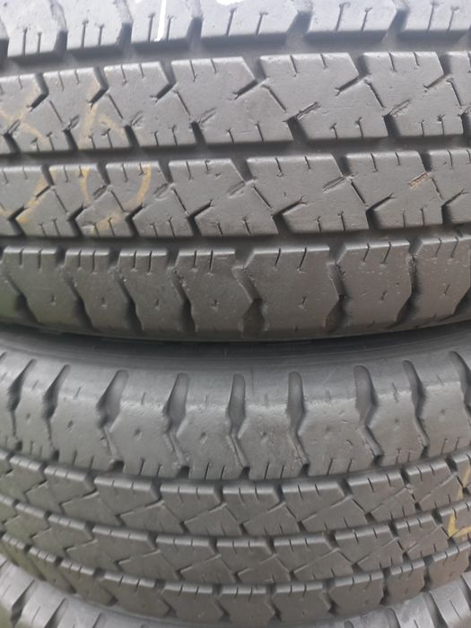 Opony używane 195/70/15c goodyear 4x10 mm