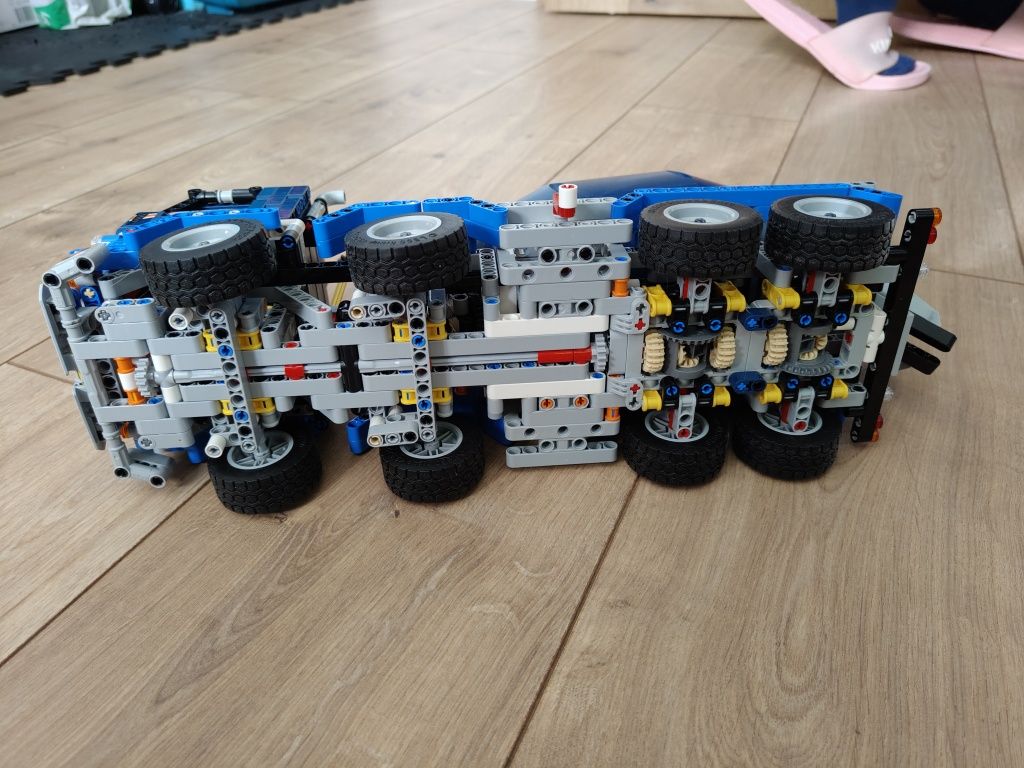 Klocki LEGO 42112 technic - betoniarka