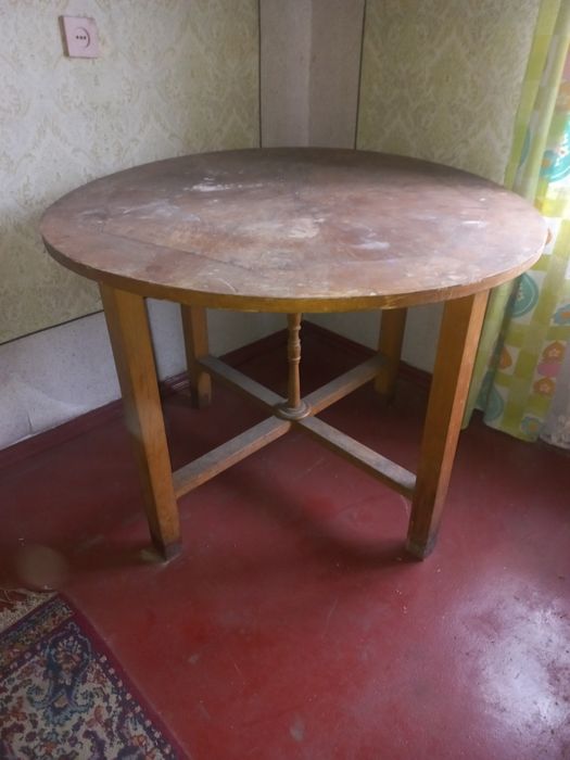Стол круглый раритет под реставрацию