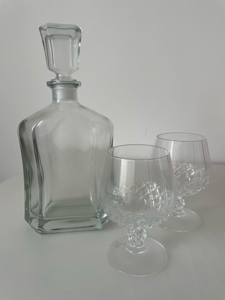 Conjunto: Jarro de cristal e copos