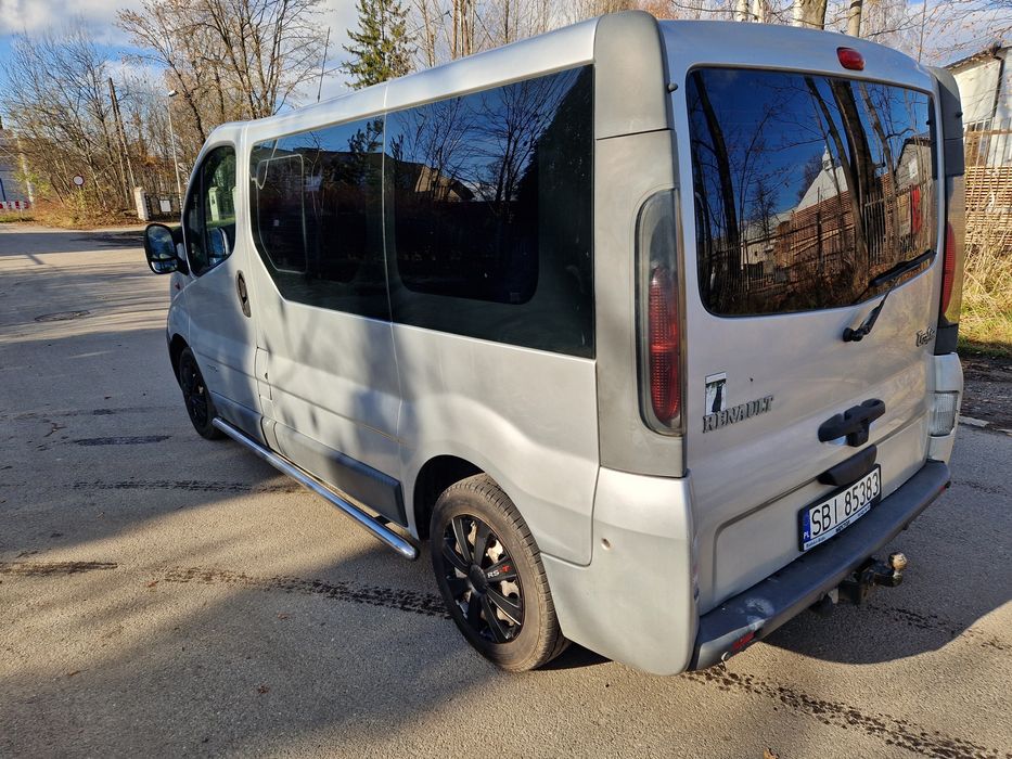 Renault Trafic 2.5 DCI 8 osób !