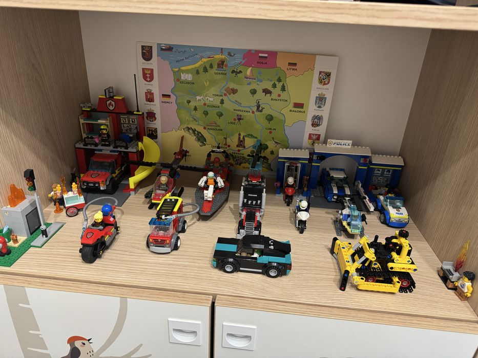 Lego city 60403 karetka i snowbordzista