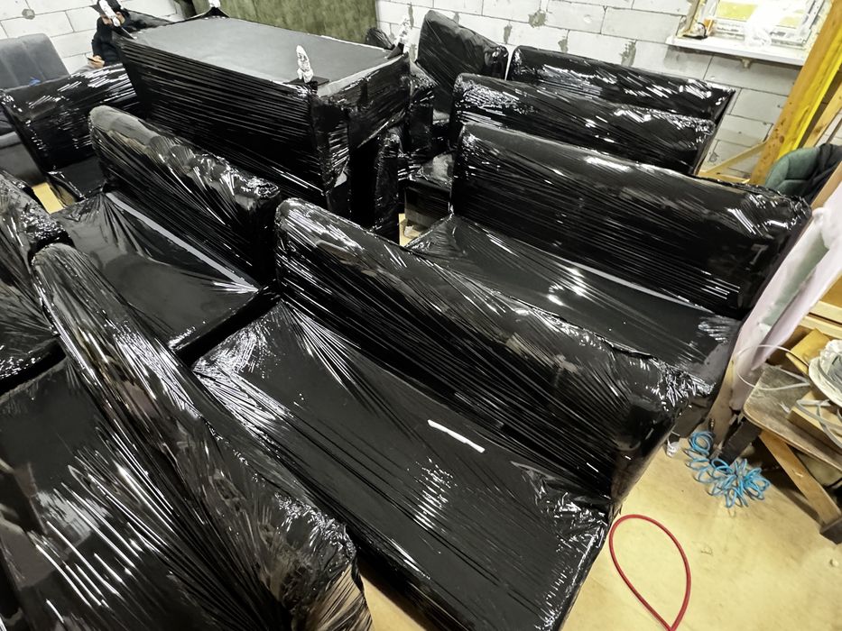 Дивани стільці крісла від виробника для ресторанів кафе кавярнь