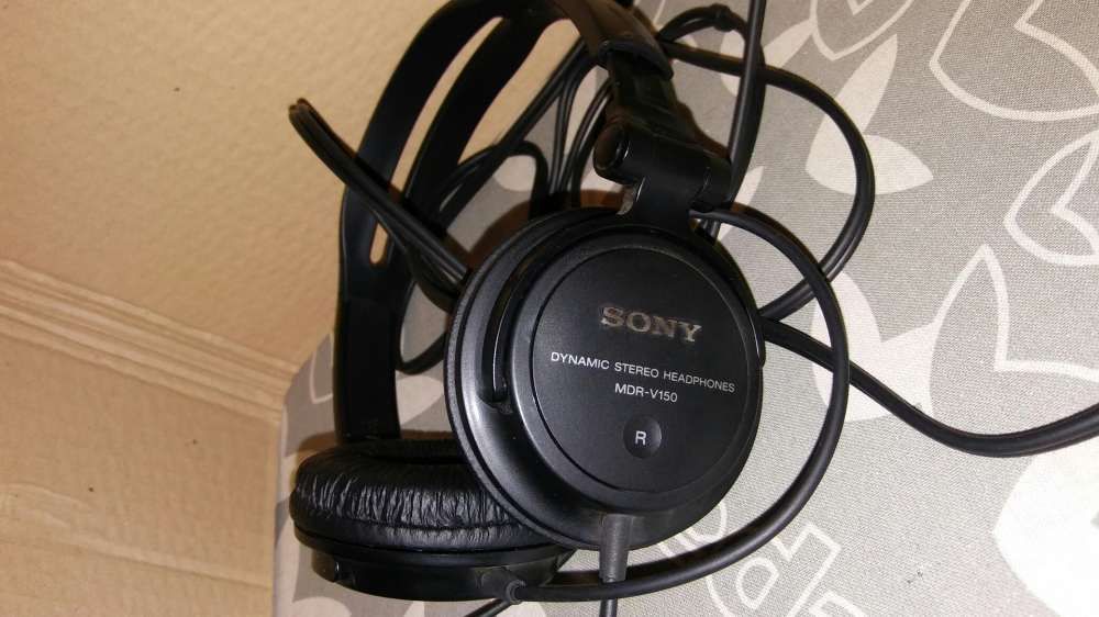 Sony słuchawki nauszne MDR-V150 black