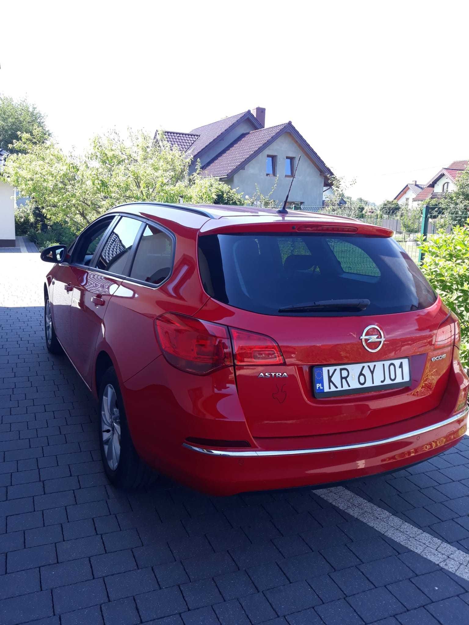 Opel Astra J kombi 1.4 turbo bezwypadkowy z fabrycznym LPG