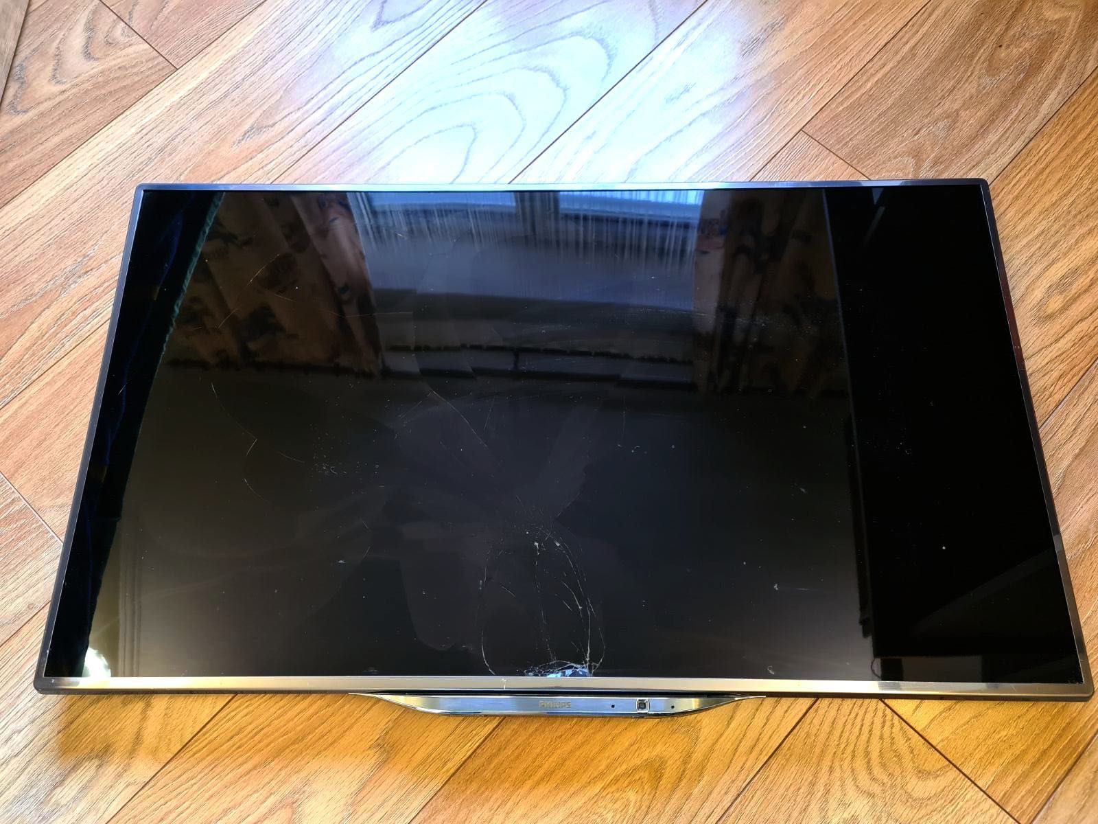 Смарт телевізор PHILIPS 40PFL8008S / 3D / Ambilight / Smart TV / Wi-Fi