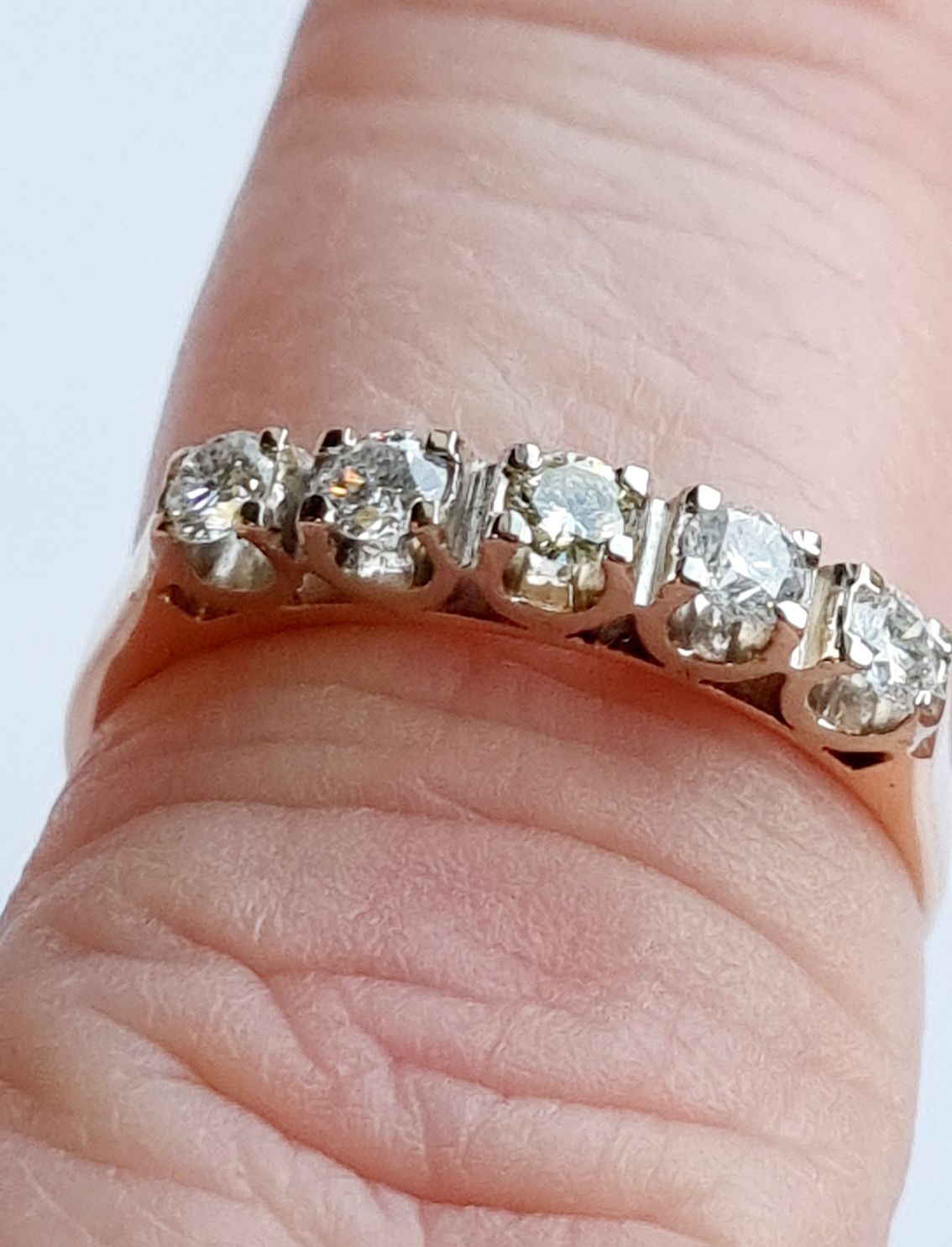 Золотое кольцо с бриллиантами. сt 0,31