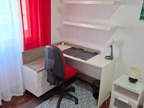 Quarto individual, Proximo da Escola Superior Teatro Cimena na Amadora