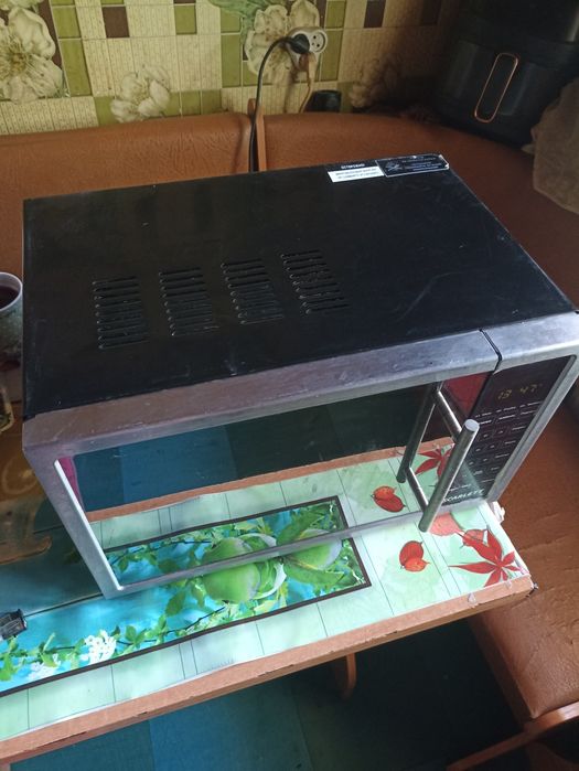 Доставка. Рабочая микроволновка Скарлетт