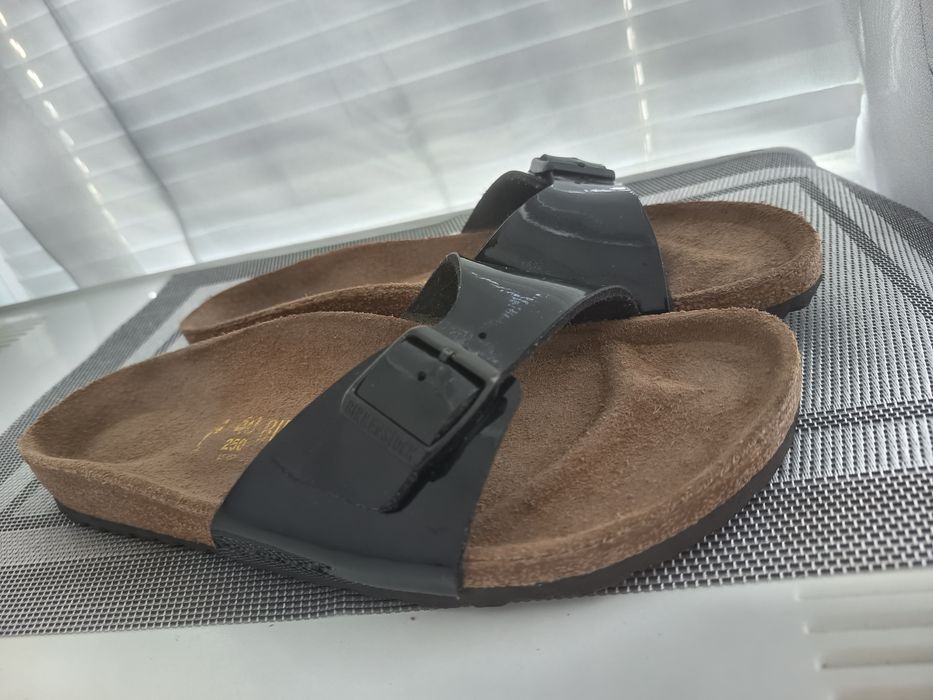 Биркенштоки шкіряні шльопанці шльопки Birkenstock madrid 40 чорні лак