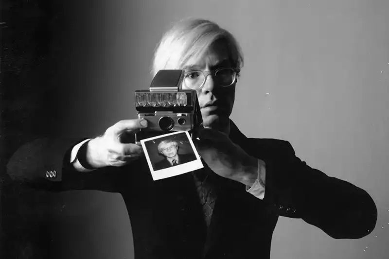Фотоапарат Polaroid SX-70 як у Andy Warhol