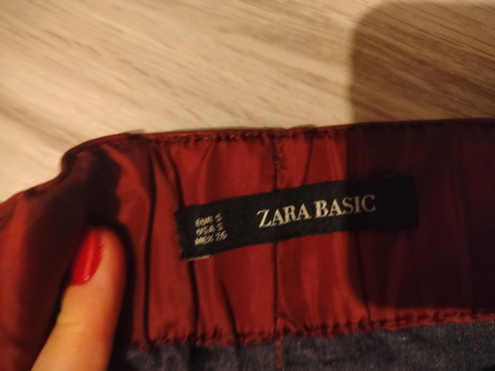 Spódniczka z eco skórki r S ZARA