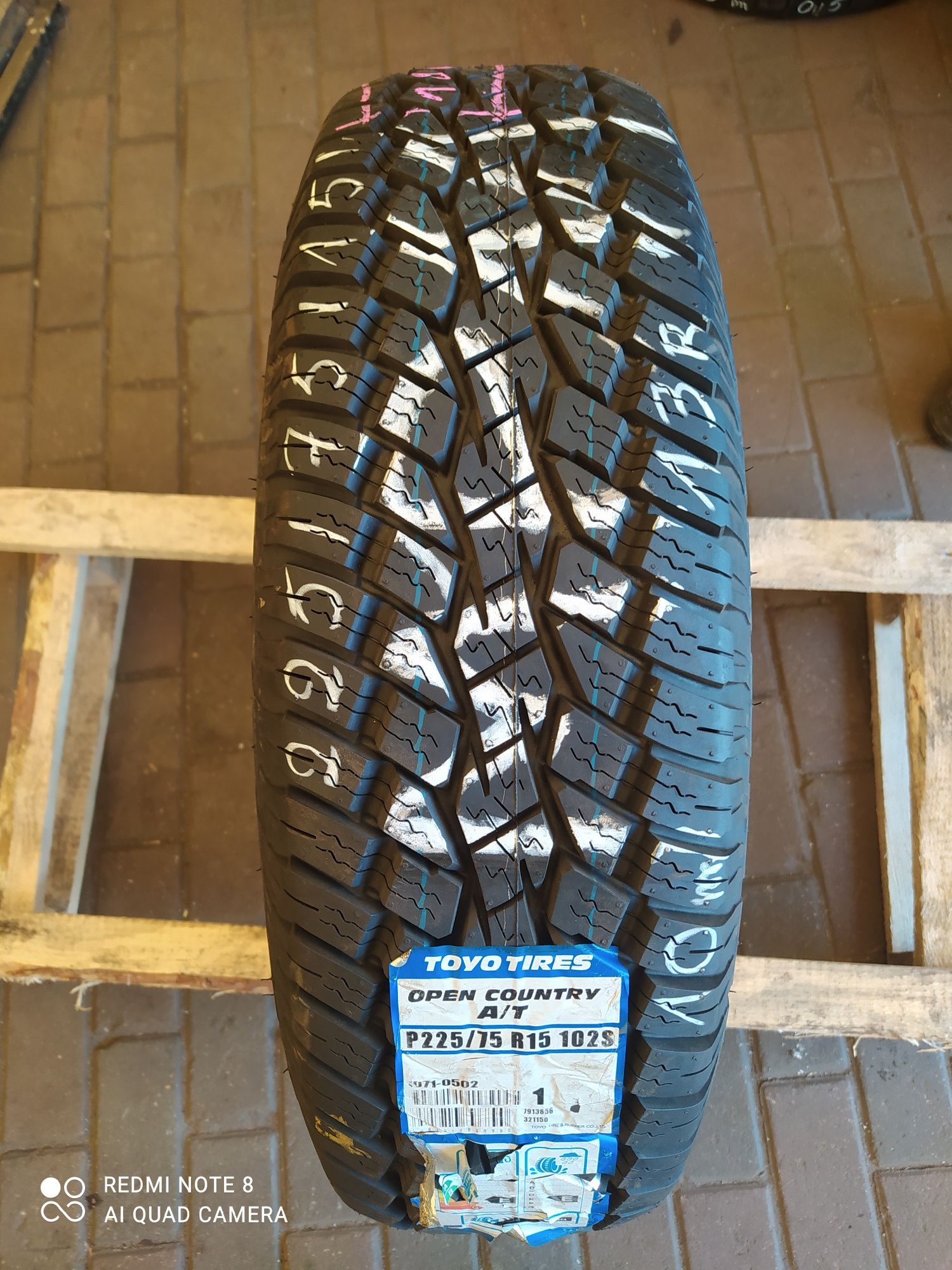 MP11 225/75/15 102 s Toyo open country at