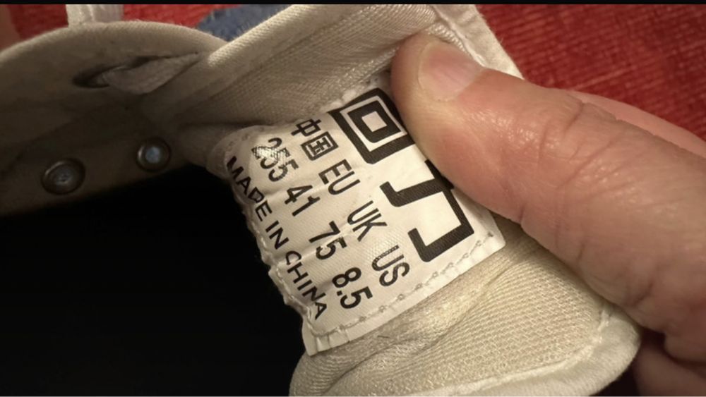 Basketball shoes
