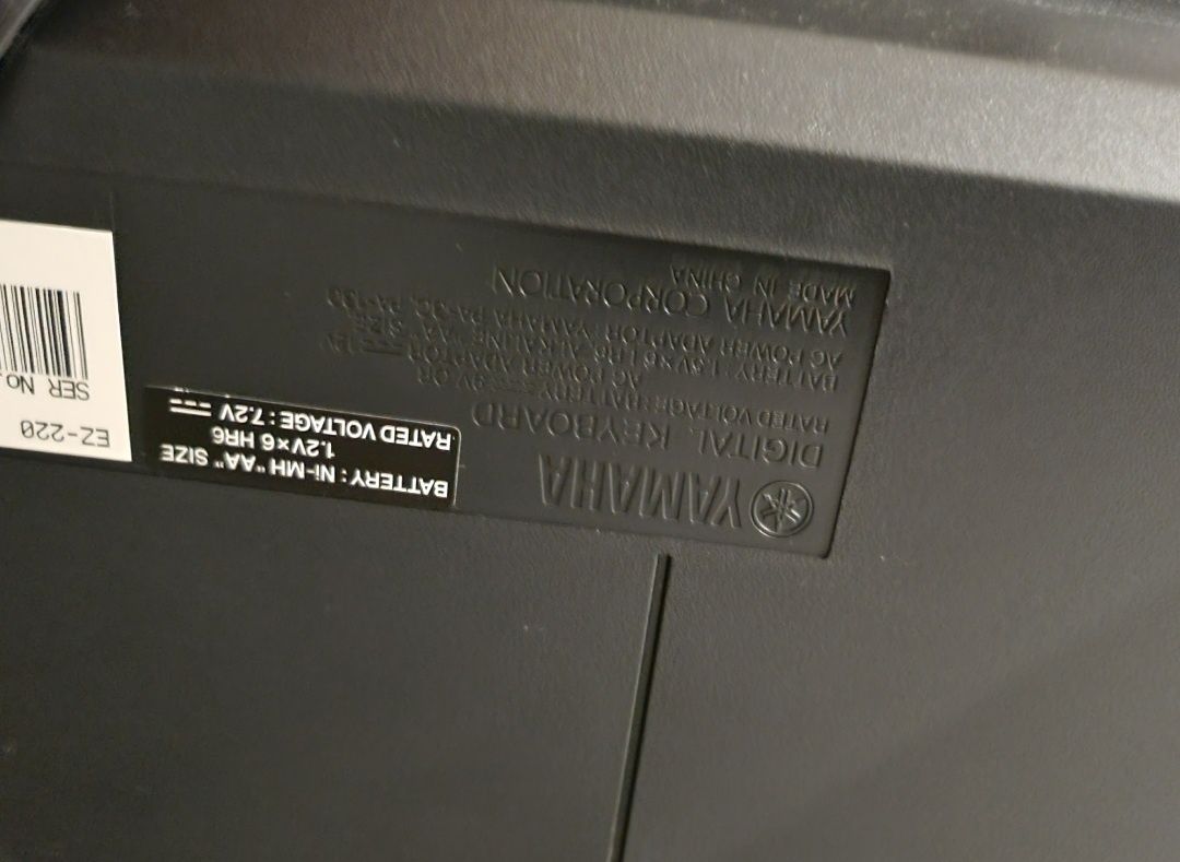 Keyboard - Yamaha EZ220
