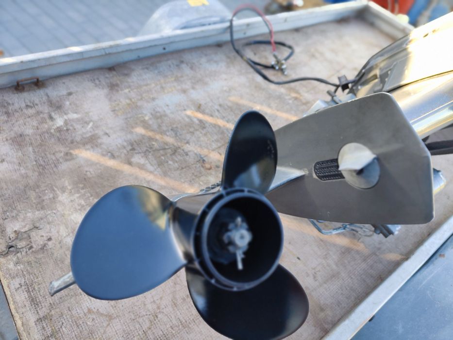 Silnik zaburtowy Suzuki DT 65 – pełny zestaw w idealnym stanie