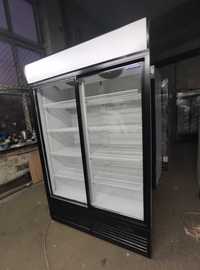 Холодильна шафа двохдверна, чорні стінки, 1300л. В хорошому стані