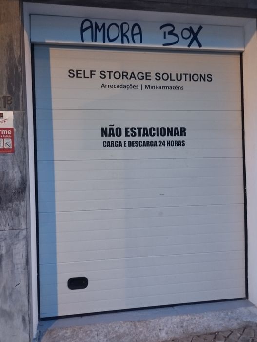 Self storage Ajuda/Arrumos/Mini Armazém