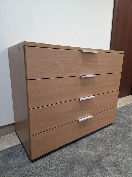 Komoda na dokumenty lub ubrania