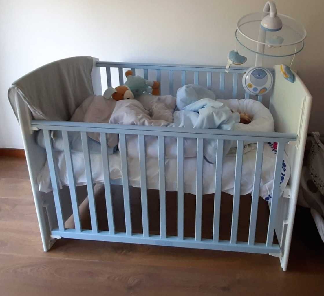 Berço/cama de grade Zippy azul bebê + colchão