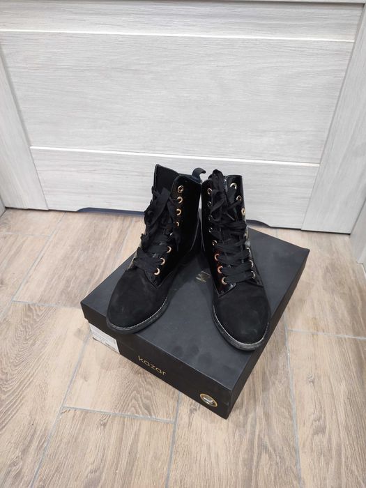 Buty damskie skórzane czarne Kazar 39 25,5 trzewiki botki kozaki