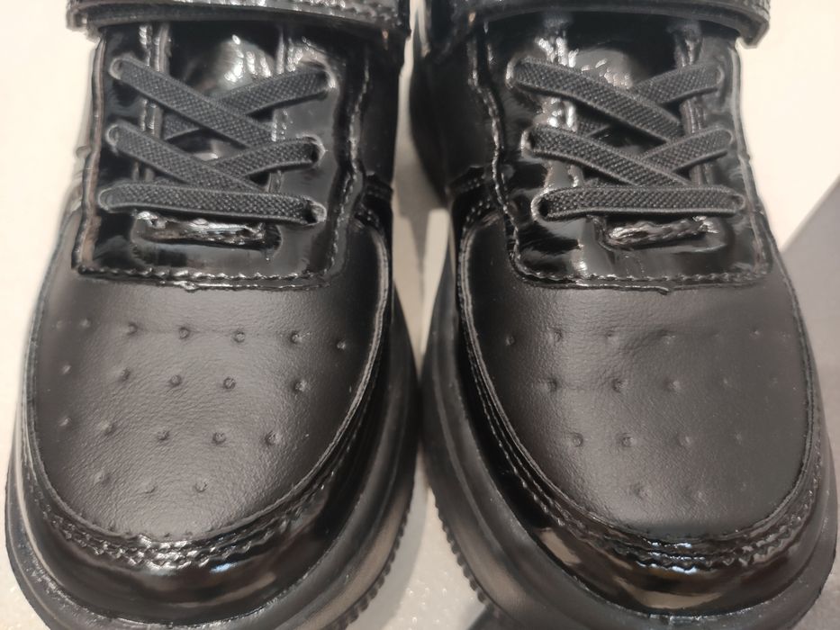 Кросівки на дівчинку, школа. Розмір 34(21 см) 
Кросівки на дівчинку, ш