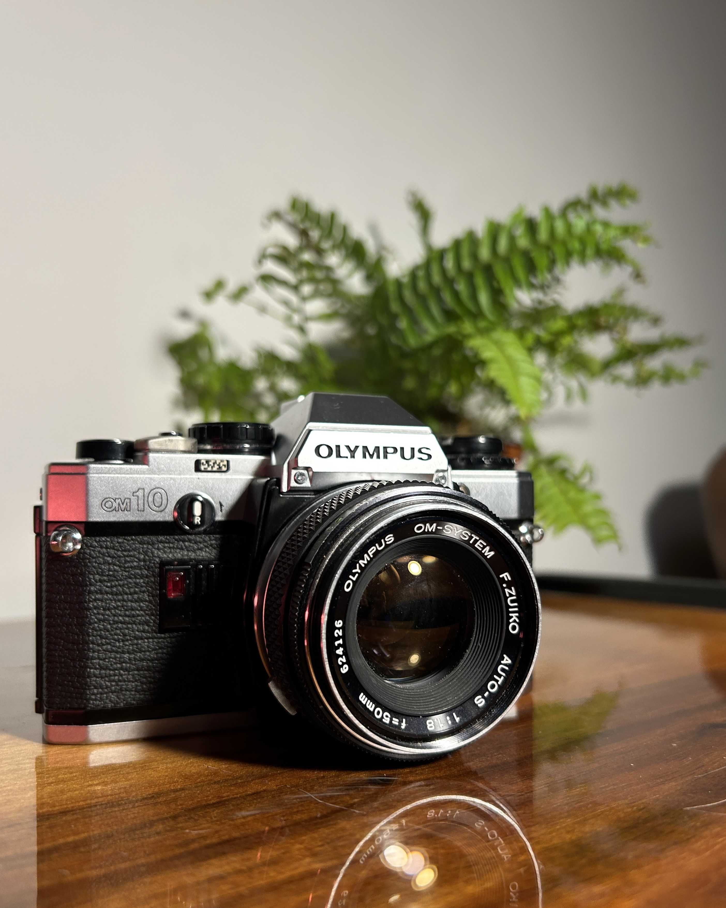 Olympus OM-10 + Zuiko 50mm f/1.8