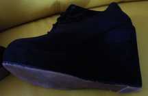 Buty czarne zamszowe z Hiszpanii r. 37