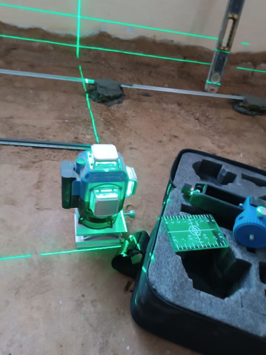 Лазерний рівень Лазерный уровень 4D 16-лінійний обертається на 360°