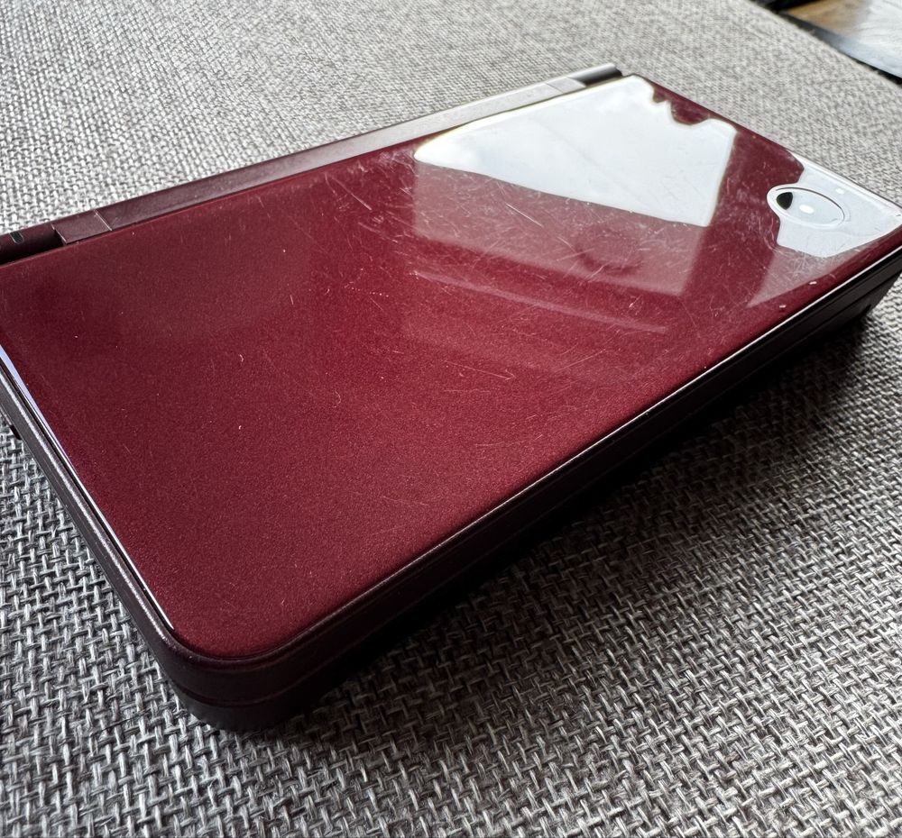 Nintendo DSI XL z polskiej dystrybucji full zestaw.