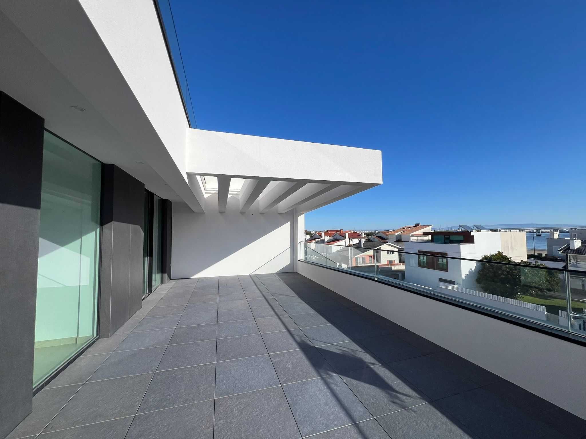 O próprio vende na Costa Nova  Apart. T3+1 duplex c/ vista  Mar e Ria