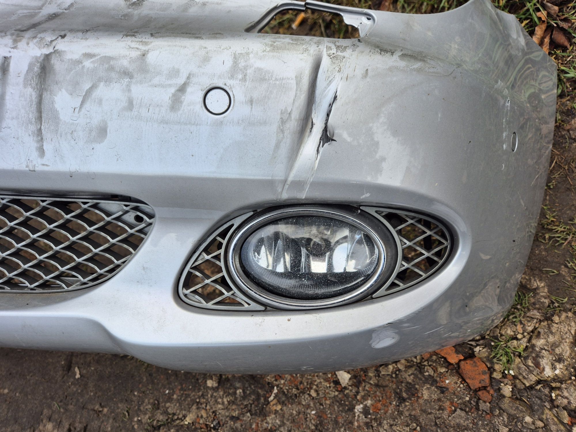 Dwa zderzaki do Mercedes CLS 219 po Lift