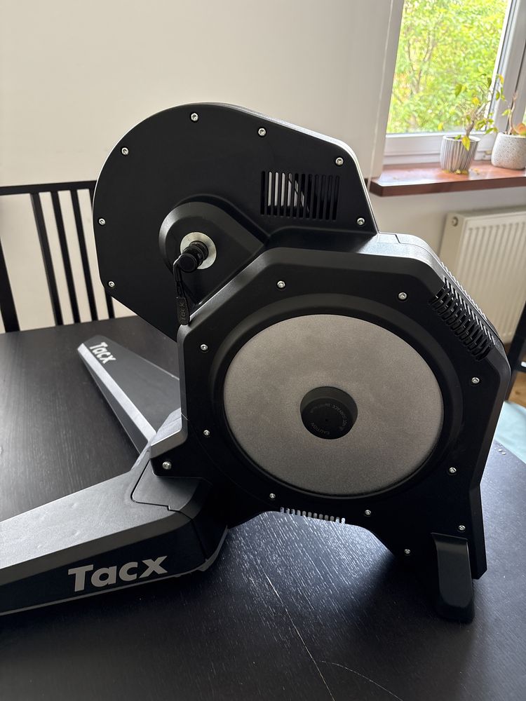 Trenażer Tacx Flux S Smart
