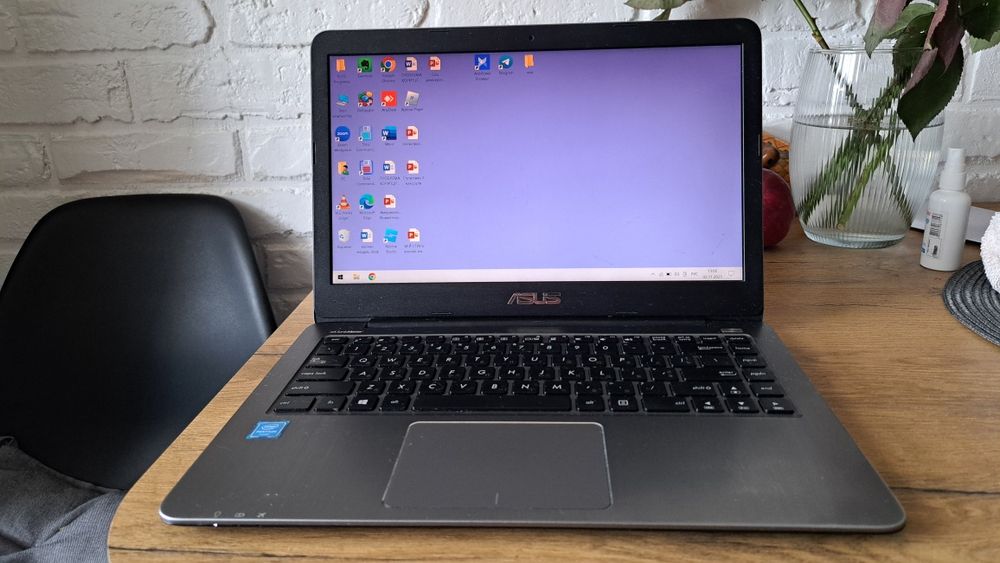 Ноутбук ASUS E403S  14 Intel N3700 ( 4 ЯДРА ) 4 RAM 120 SSD