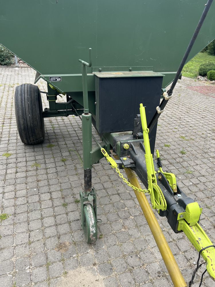 Rozsiewacz wapna nawozu piaskarka solarka  siewnik poplonu Vicon