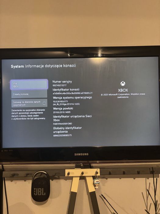 Konsola XBOX Series s + dwa pady + ładowarka do akumulatorków
