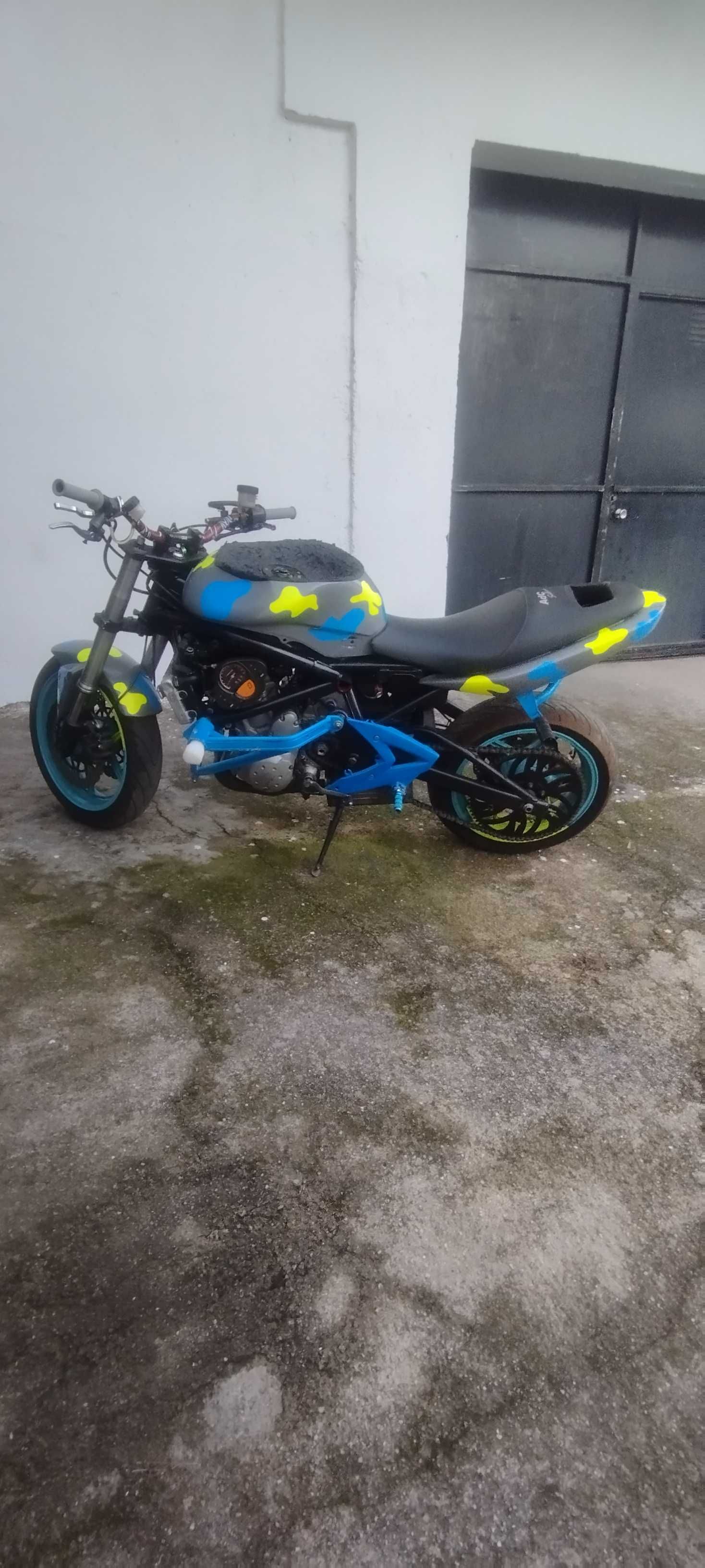 Kawasaki ER6N Stunt Freestyle