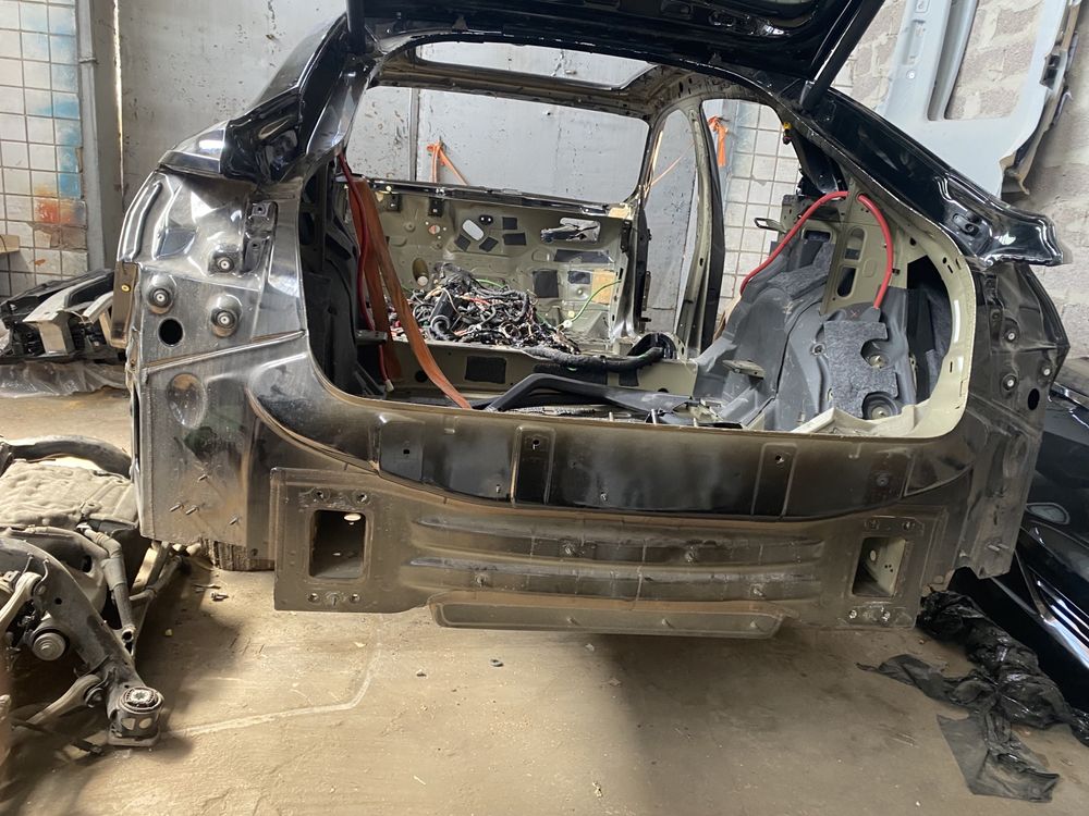 четверть, чвертка Audi E-Tron Sportback LY9T
