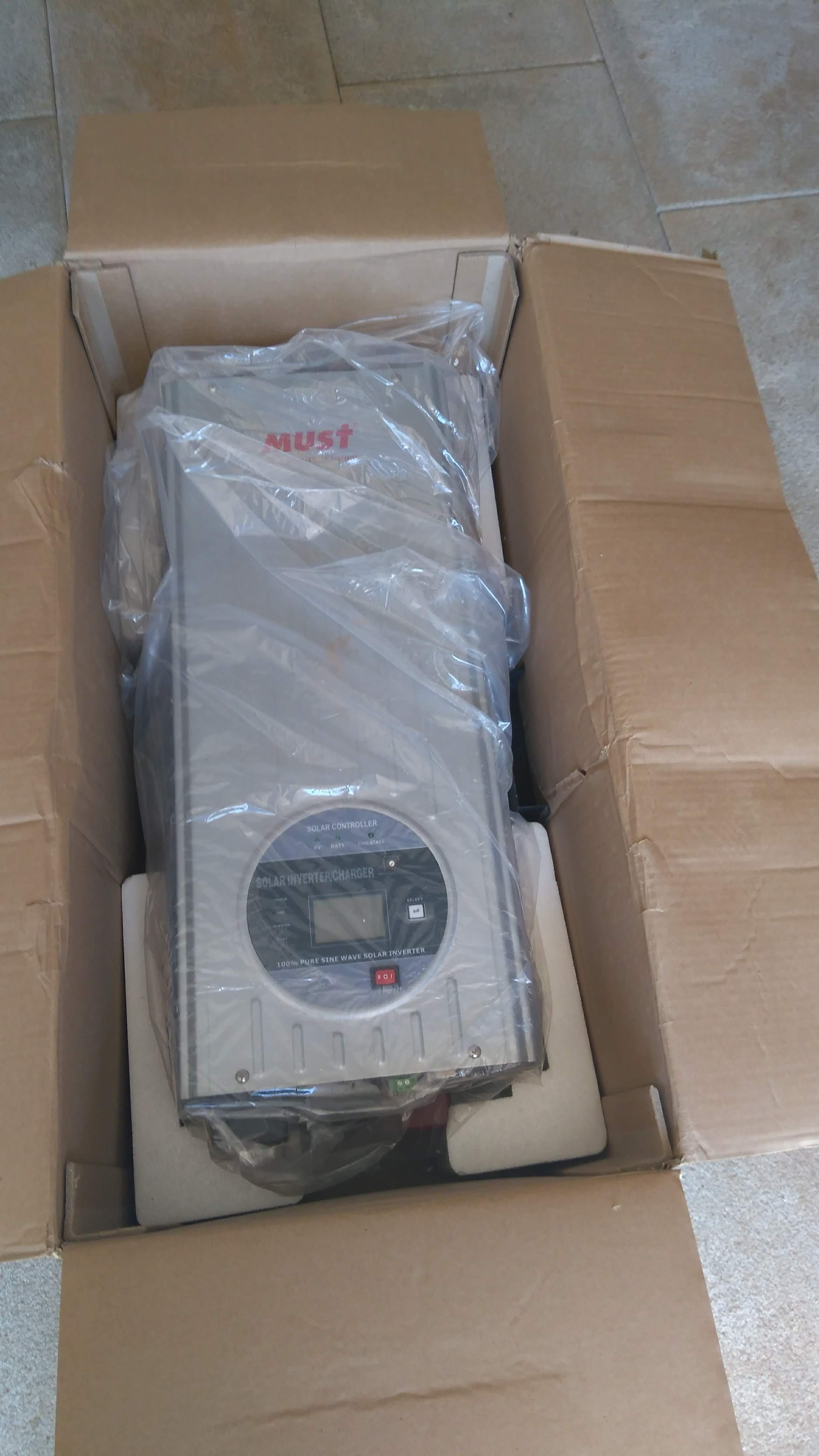Inversor onda pura, controlador e carregador de baterias 6000W