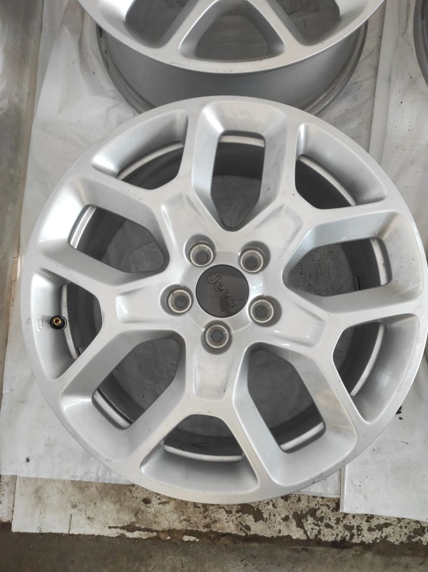 40 Felgi aluminiowe ORYGINAŁ JEEP R 17 5x110 NOWE CZUJNIKI